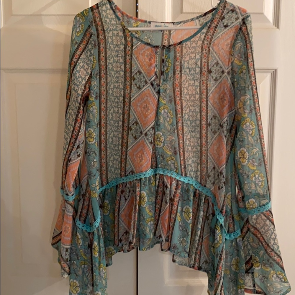 Grace & Lace Hi-Low Hemline Blouse